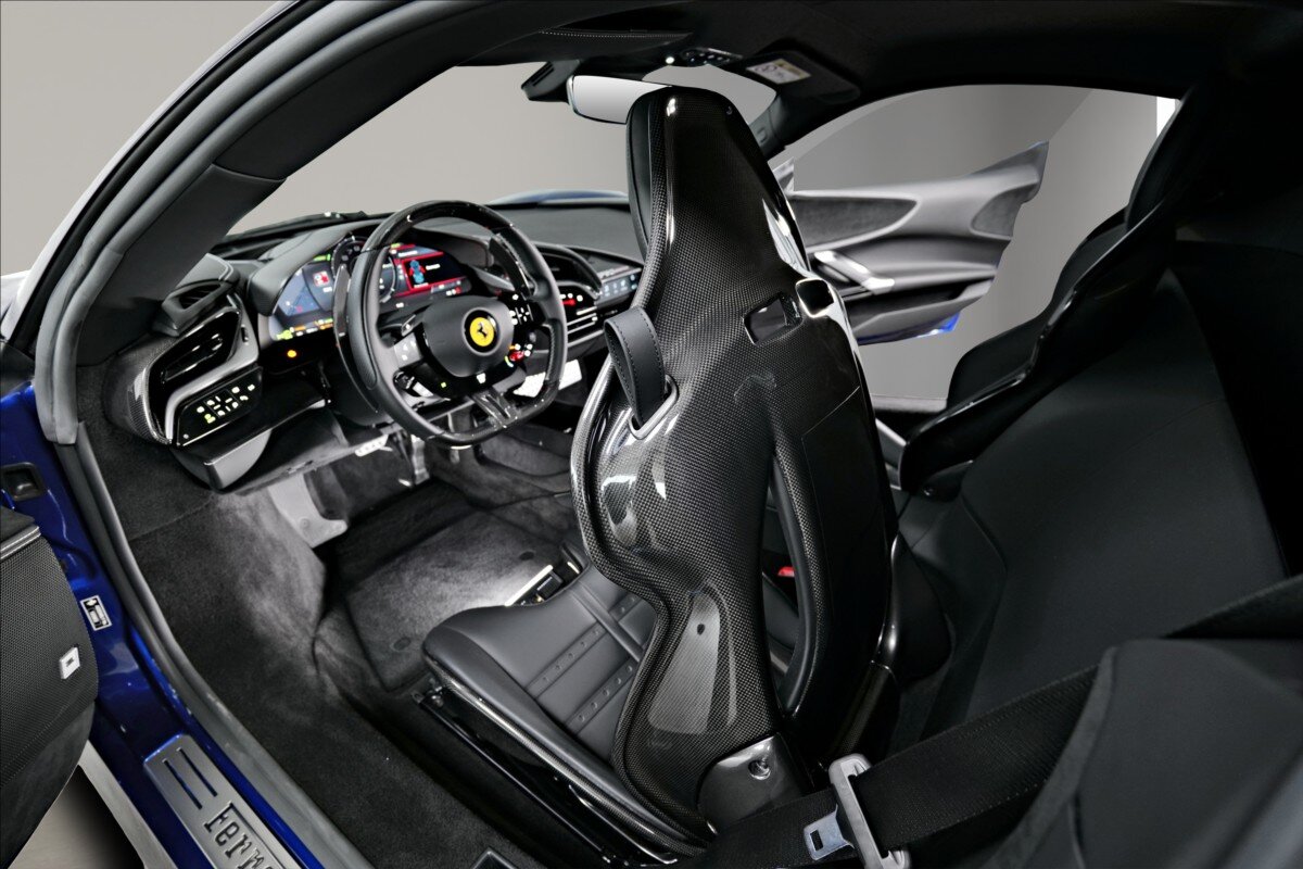 Ferrari SF90 Kupé 4,0 l 736 kw
