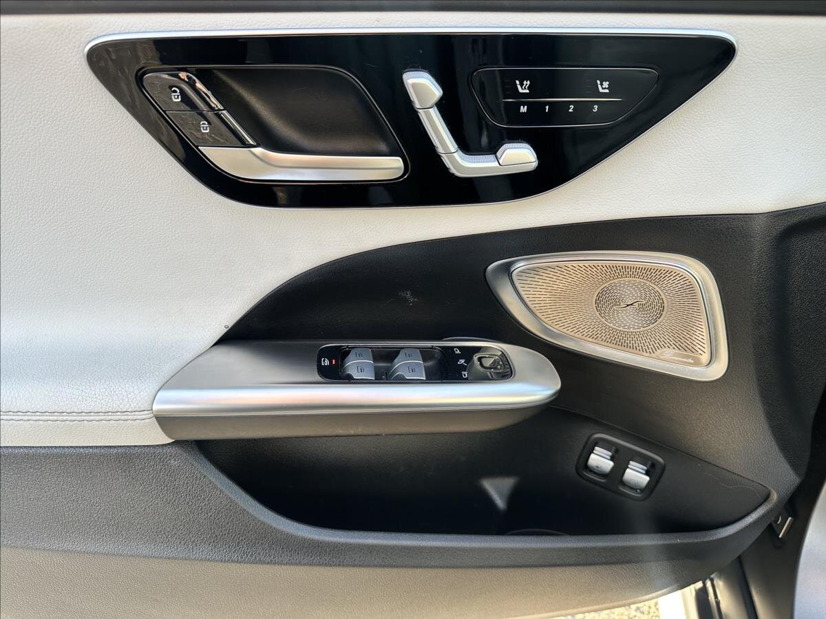 Mercedes-Benz Třídy C Sedan 2,0 l 150 kw