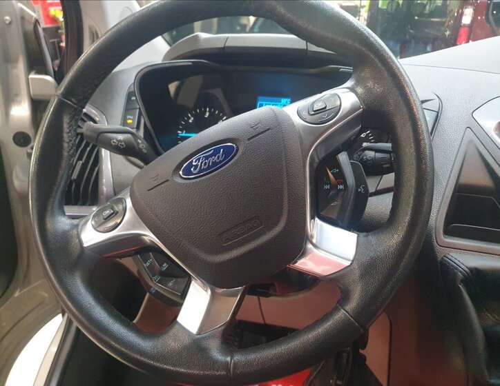 Ford Tourneo Custom Kombi 2,2 l 92 kw