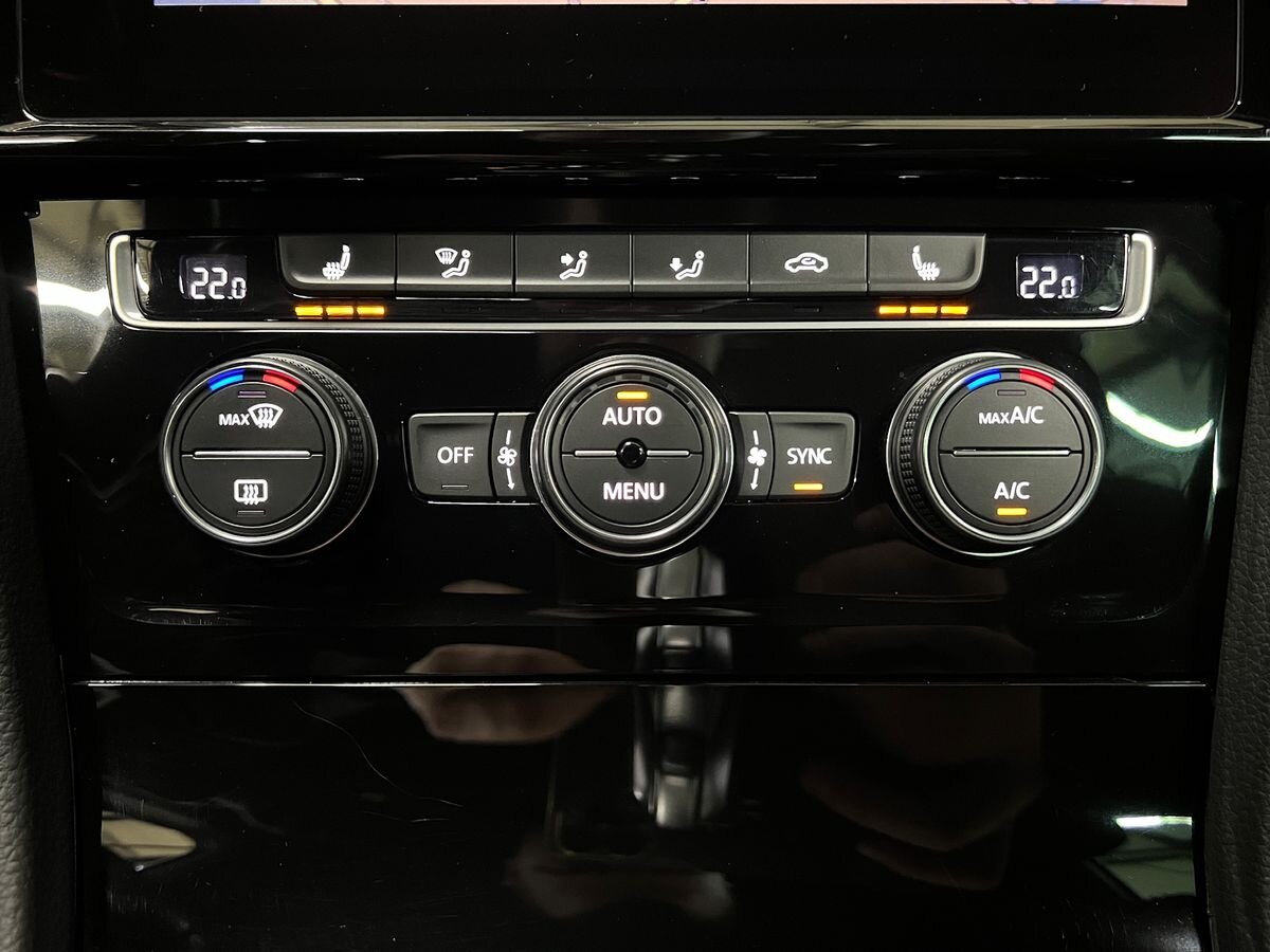 Volkswagen Golf Kombi 2,0 l 221 kw