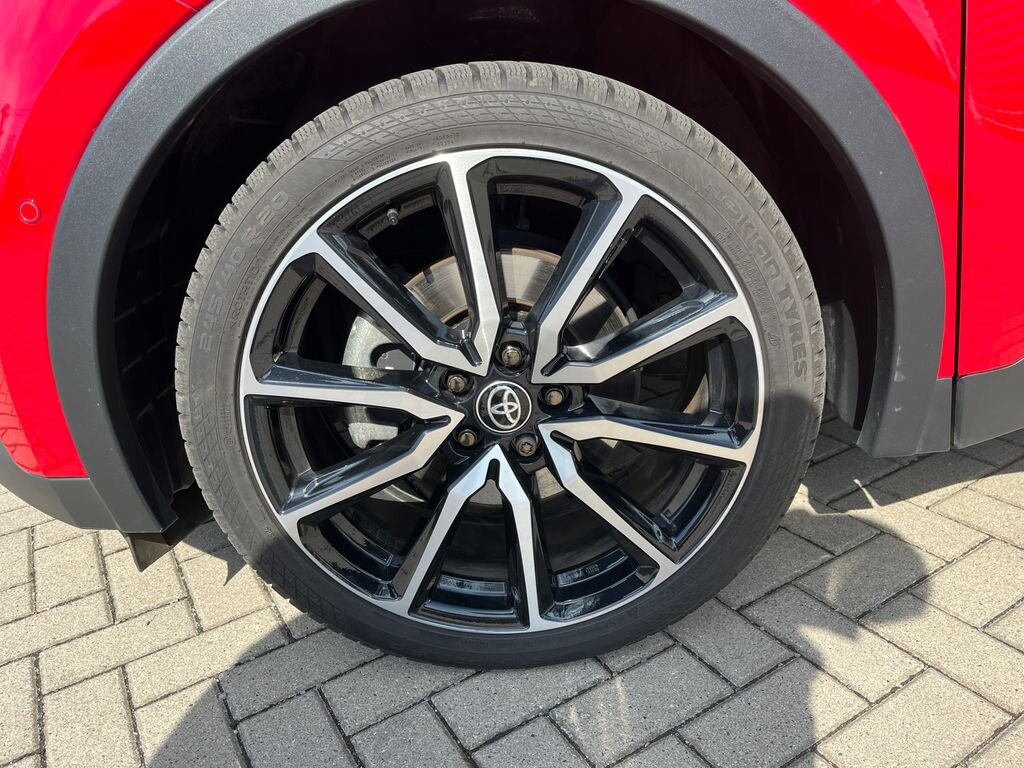 Toyota C-HR SUV / Terénní 2,0 l 112 kw