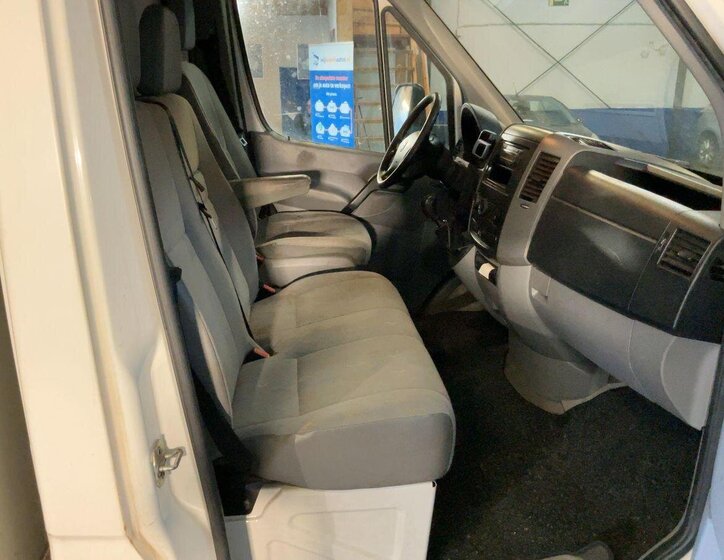 Volkswagen Crafter Skříň 2,5 l 120 kw