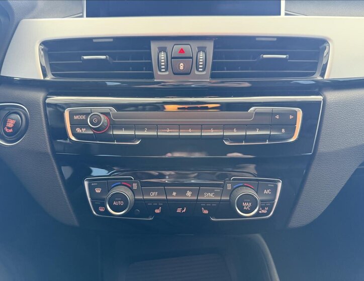 BMW X1 Kombi 1,5 l 103 kw