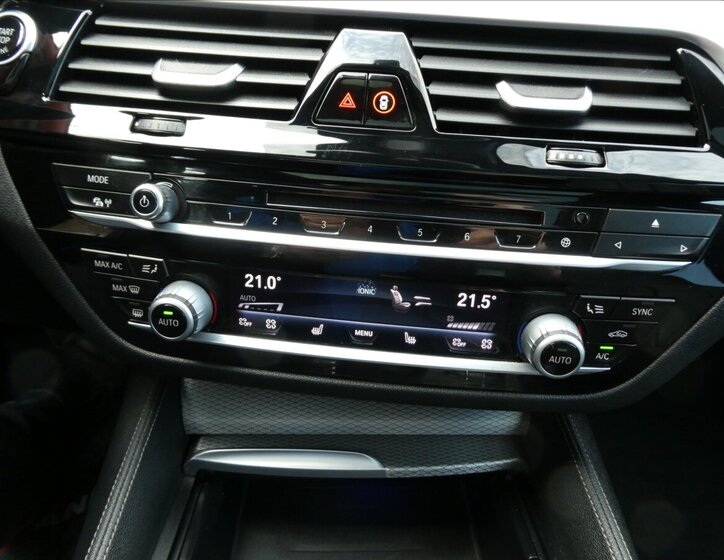 BMW Řada 5 Kombi 3,0 l 235 kw