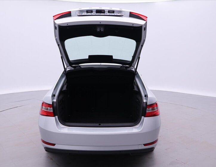 Škoda Superb Liftback 2,0 l 110 kw