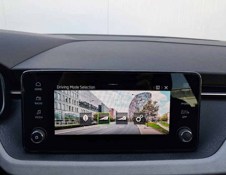 Škoda Scala Hatchback 1,0 l 85 kw