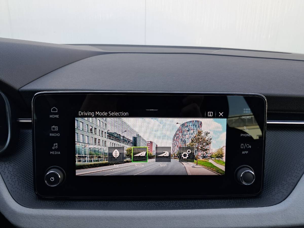 Škoda Scala Hatchback 1,0 l 85 kw