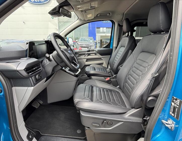 Ford Tourneo Custom 21