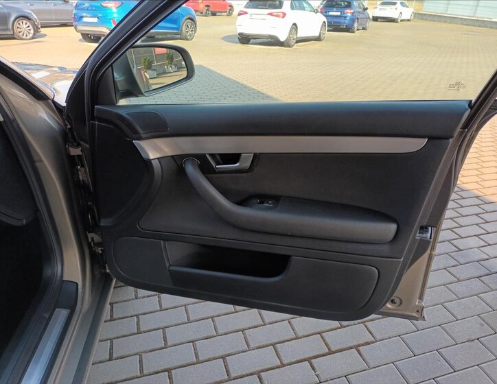 Audi A4 Sedan / Limuzína 1,9 l 85 kw