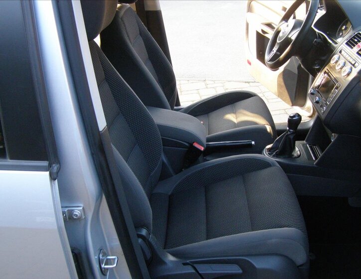 Volkswagen Touran MPV 1,2 l 77 kw