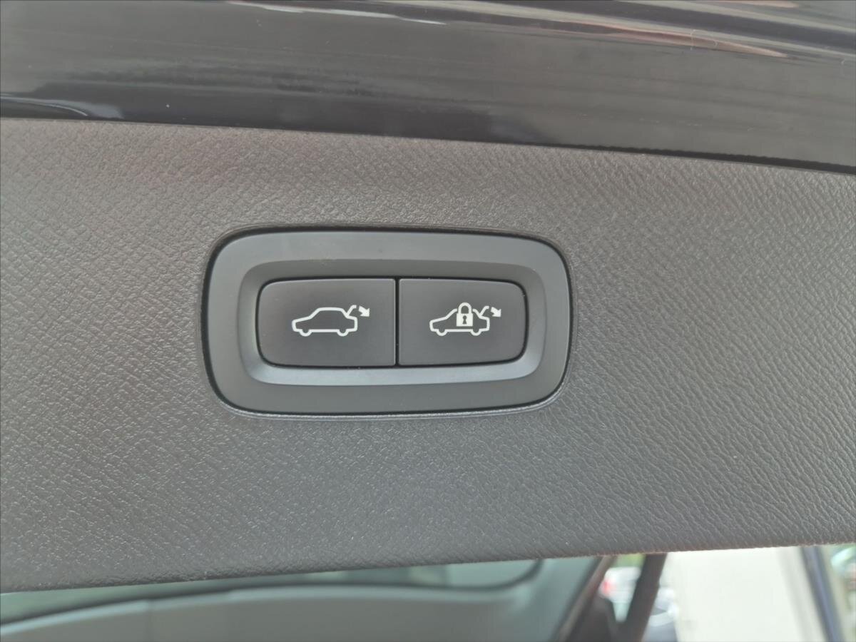 Volvo XC90 SUV / Terénní 2,0 l 173 kw