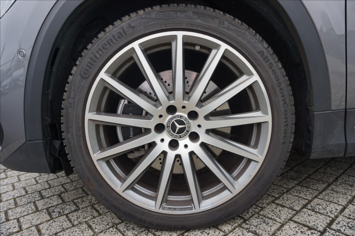 Mercedes-Benz GLA SUV 2,0 l 165 kw