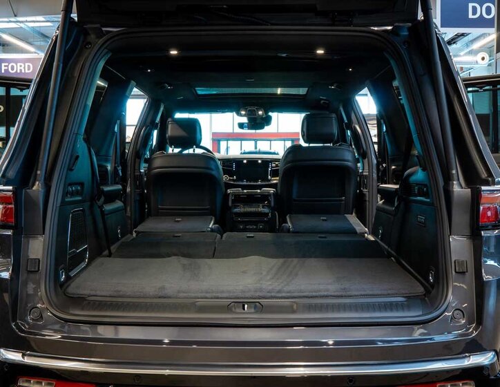 Jeep Wagoneer SUV / Terénní 5,7 l 292 kw