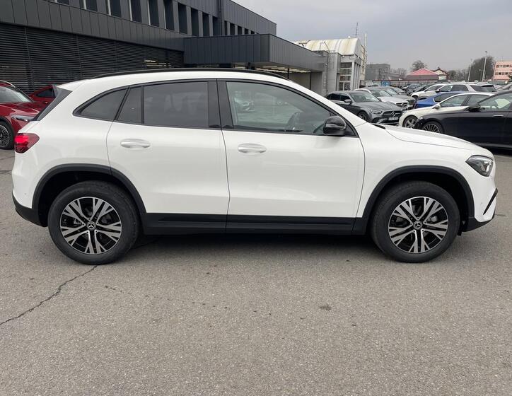 Mercedes-Benz GLA 6