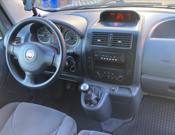 Fiat Scudo Kombi 2,0 l 94 kw