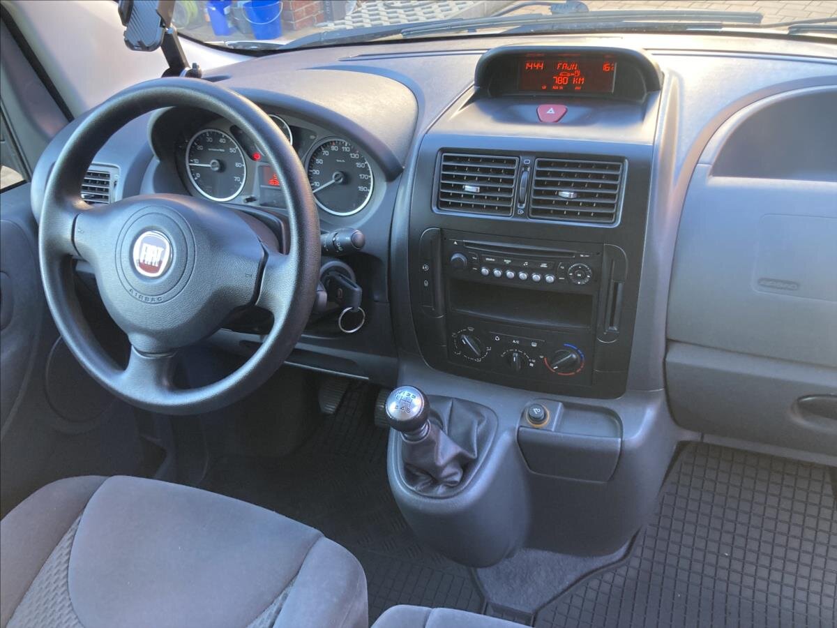 Fiat Scudo Kombi 2,0 l 94 kw