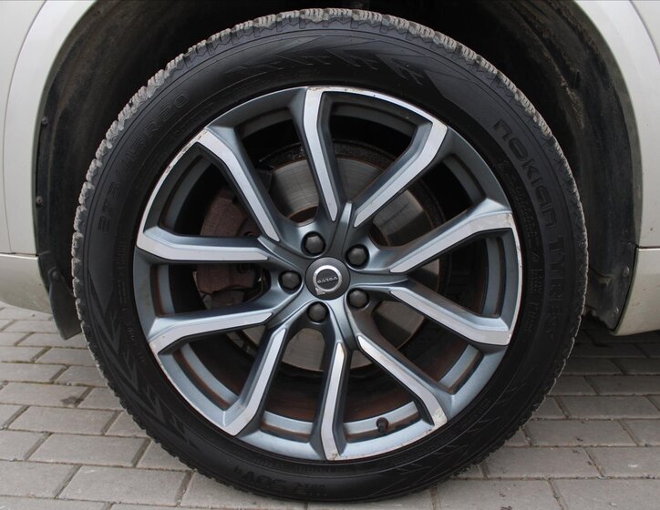 Volvo XC90 SUV 2,0 l 177 kw