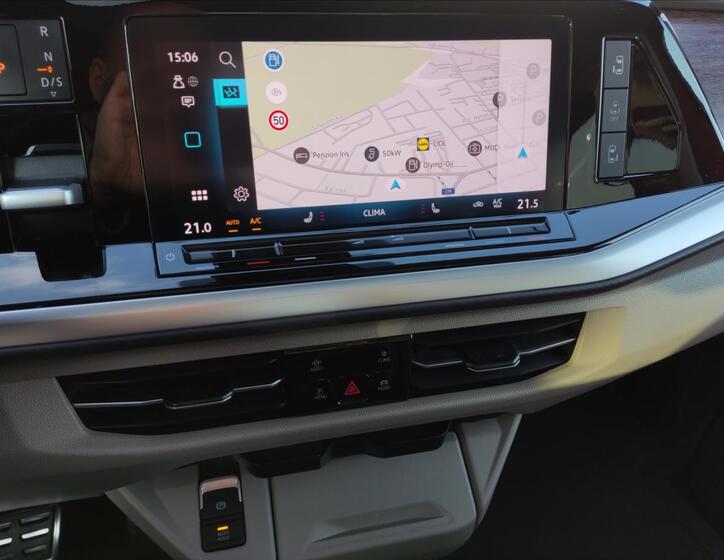 Volkswagen Multivan 13