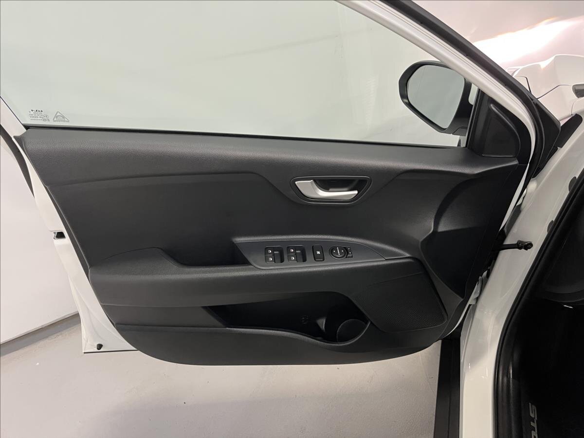 KIA Stonic SUV / Terénní 1,2 l 61 kw