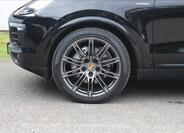Porsche Cayenne SUV 4,1 l 283 kw