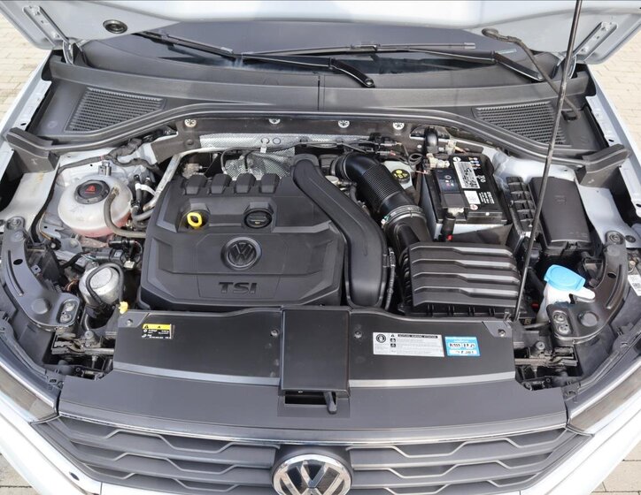 Volkswagen T-Roc CUV / Crossover 1,5 l 110 kw