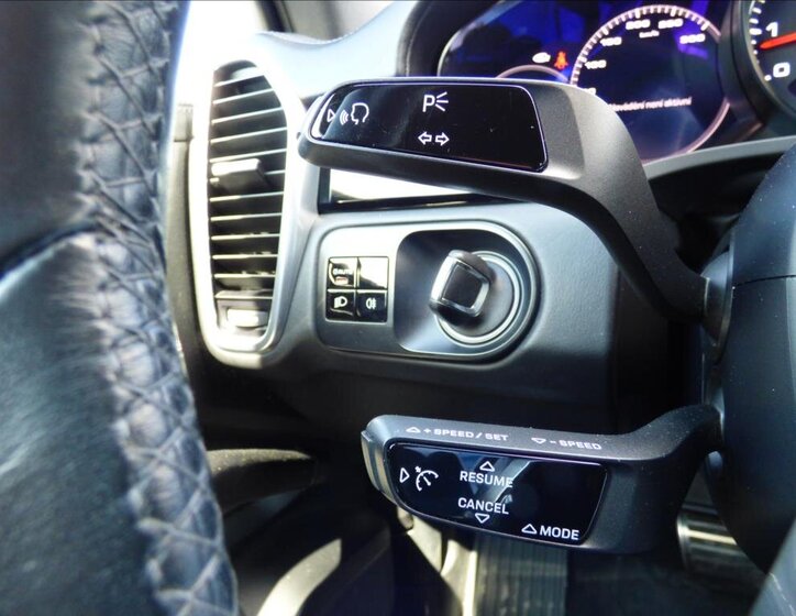 Porsche Cayenne SUV 2,9 l 324 kw