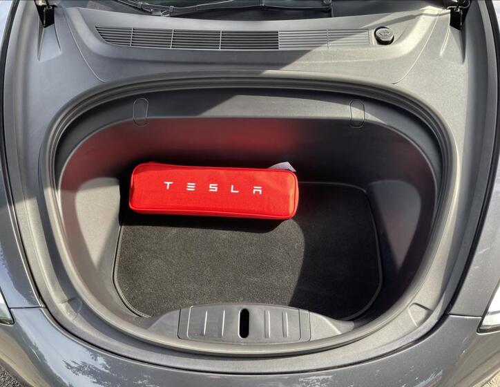 Tesla Model 3 46