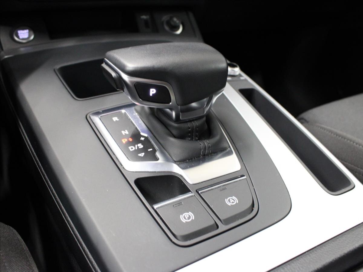 Audi Q5 SUV / Terénní 2,0 l 120 kw