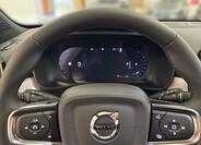 Volvo XC40 8
