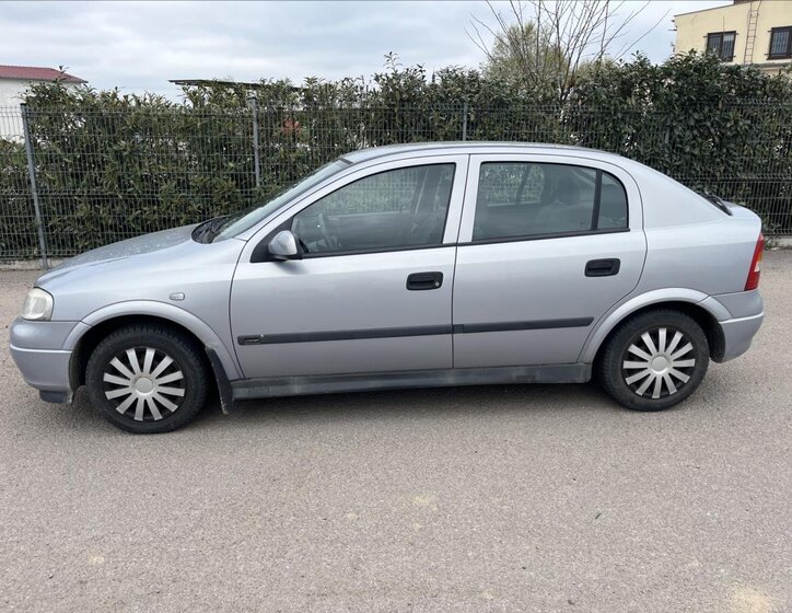Opel Astra Hatchback 1,7 l 55 kw