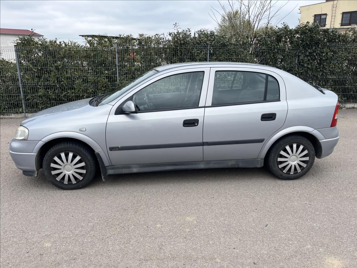 Opel Astra Hatchback 1,7 l 55 kw