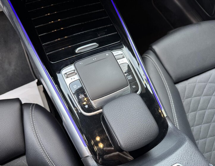 Mercedes-Benz GLB 16