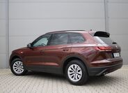 Volkswagen Touareg 8