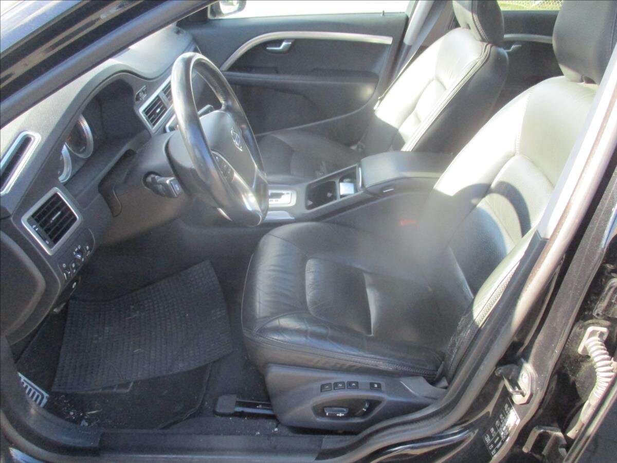 Volvo XC70 Kombi 2,4 l 151 kw