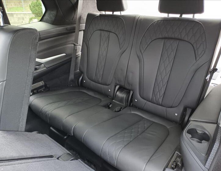 BMW X7 SUV / Terénní 4,4 l 390 kw