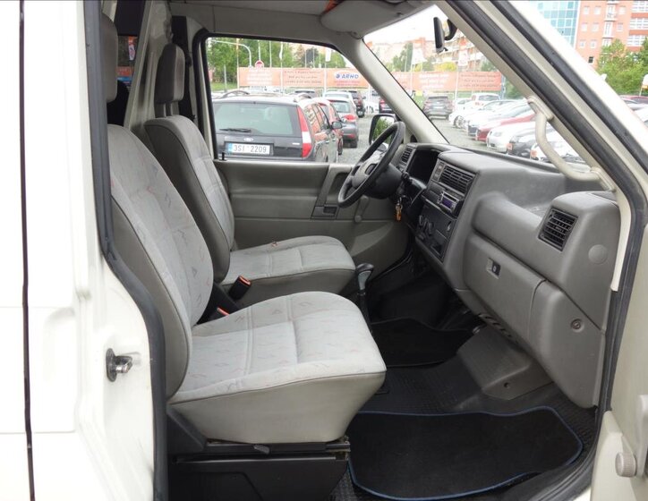 Volkswagen Transporter 11