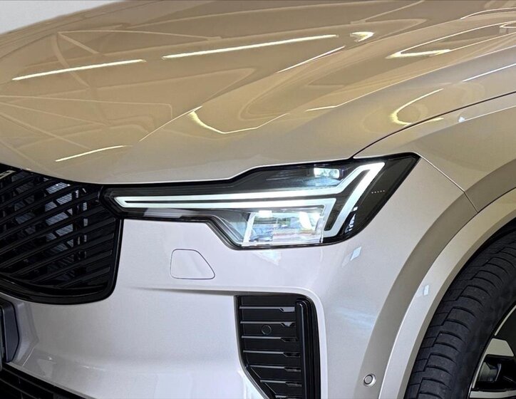 Volvo XC90 SUV 2,0 l 184 kw