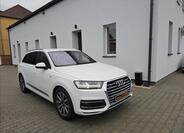 Audi Q7 1