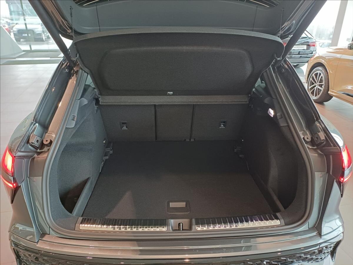 Audi Q3 SUV / Terénní 1,5 l 110 kw