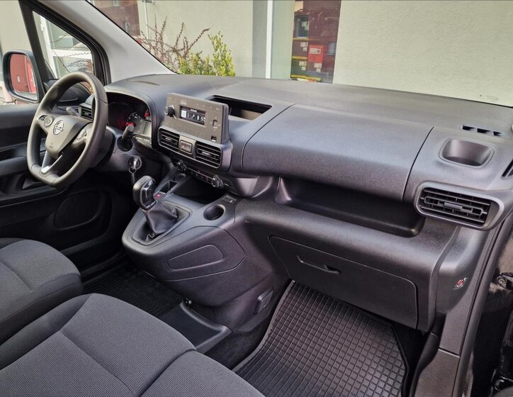 Opel Combo Skříň 1,5 l 75 kw