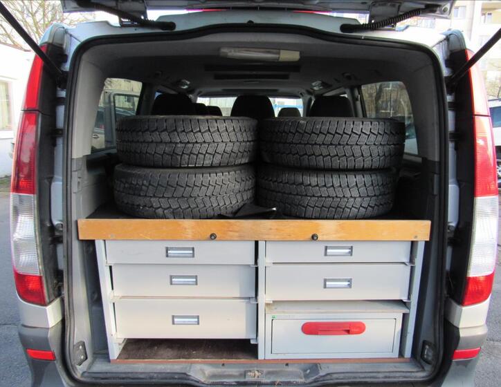 Mercedes-Benz Vito 24