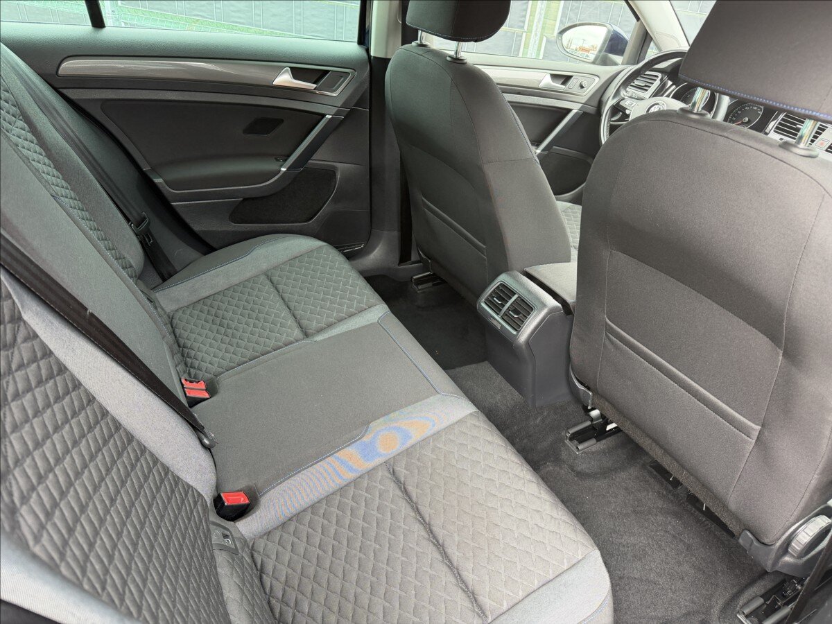 Volkswagen Golf Hatchback 999,0 85 kw