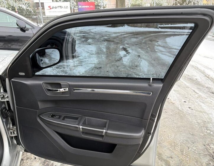 Chrysler 300C Kombi 3,0 l 160 kw