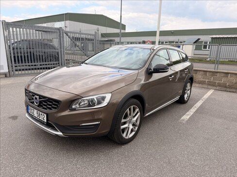 Volvo V60 Kombi 2,0 l 180 kw