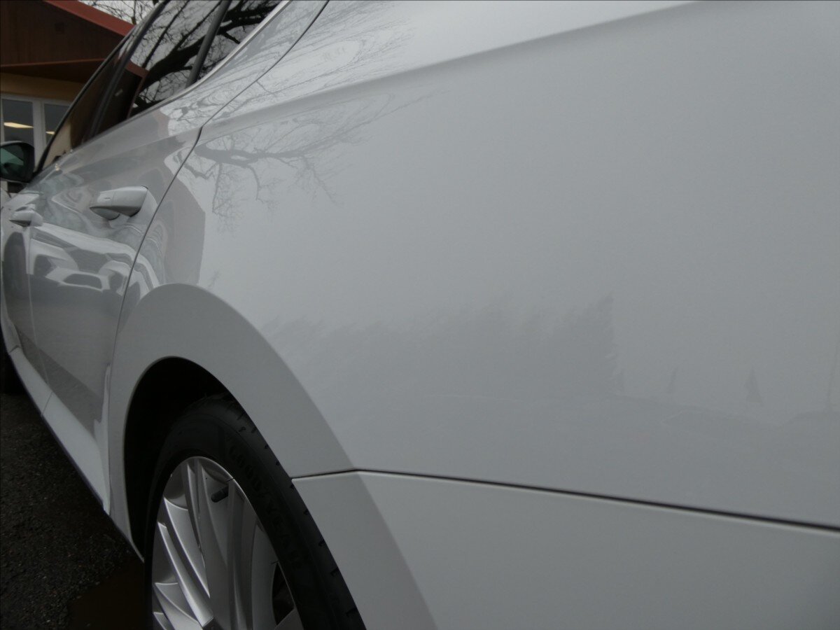 Škoda Superb Sedan / Limuzína 2,0 l 110 kw