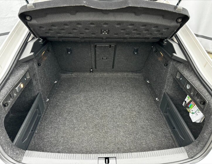 Škoda Superb Sedan / Limuzína 2,0 l 110 kw