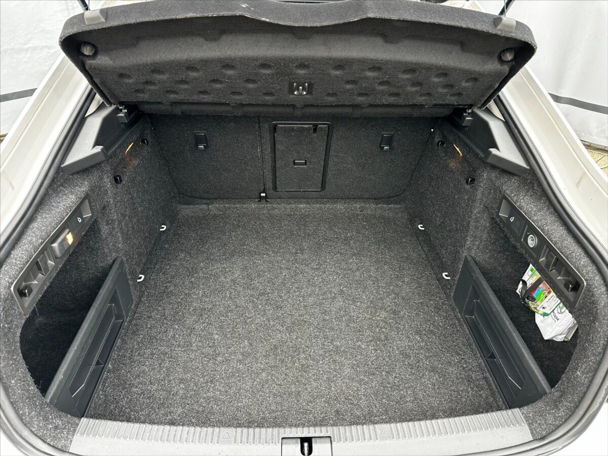 Škoda Superb Sedan / Limuzína 2,0 l 110 kw