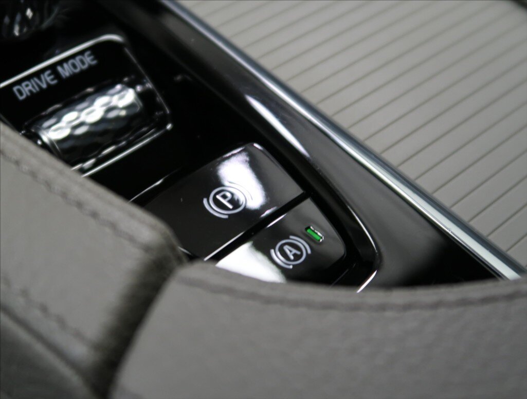 Volvo S90 Sedan / Limuzína 2,0 l 173 kw