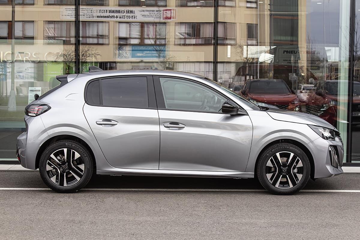 Peugeot 208 Hatchback 1,2 l 81 kw