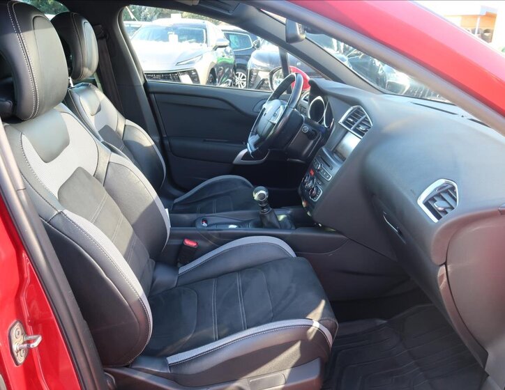 DS Automobiles DS4 13